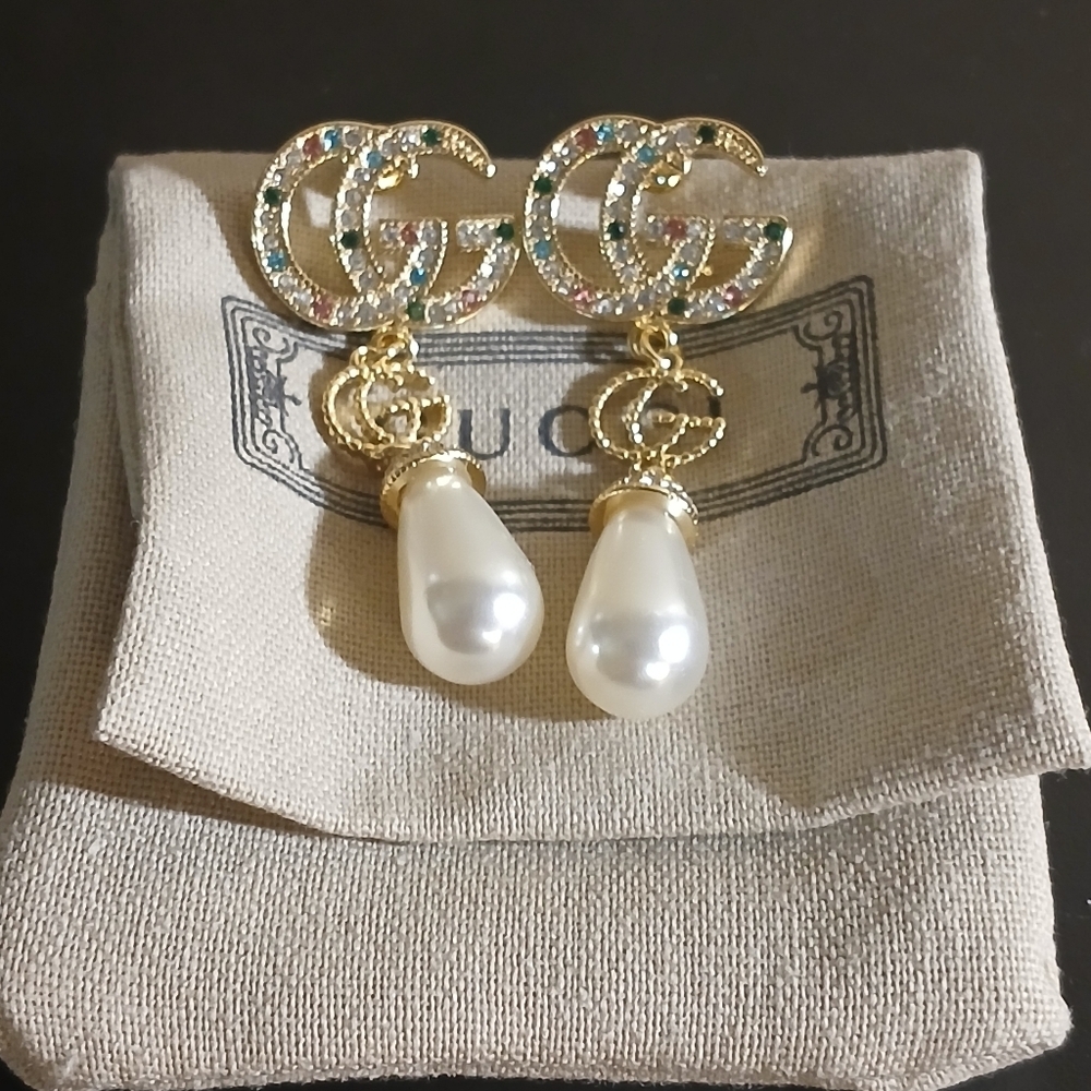 Authentic Gucci GG Pearl Drop Earrings - Picture 9 of 11